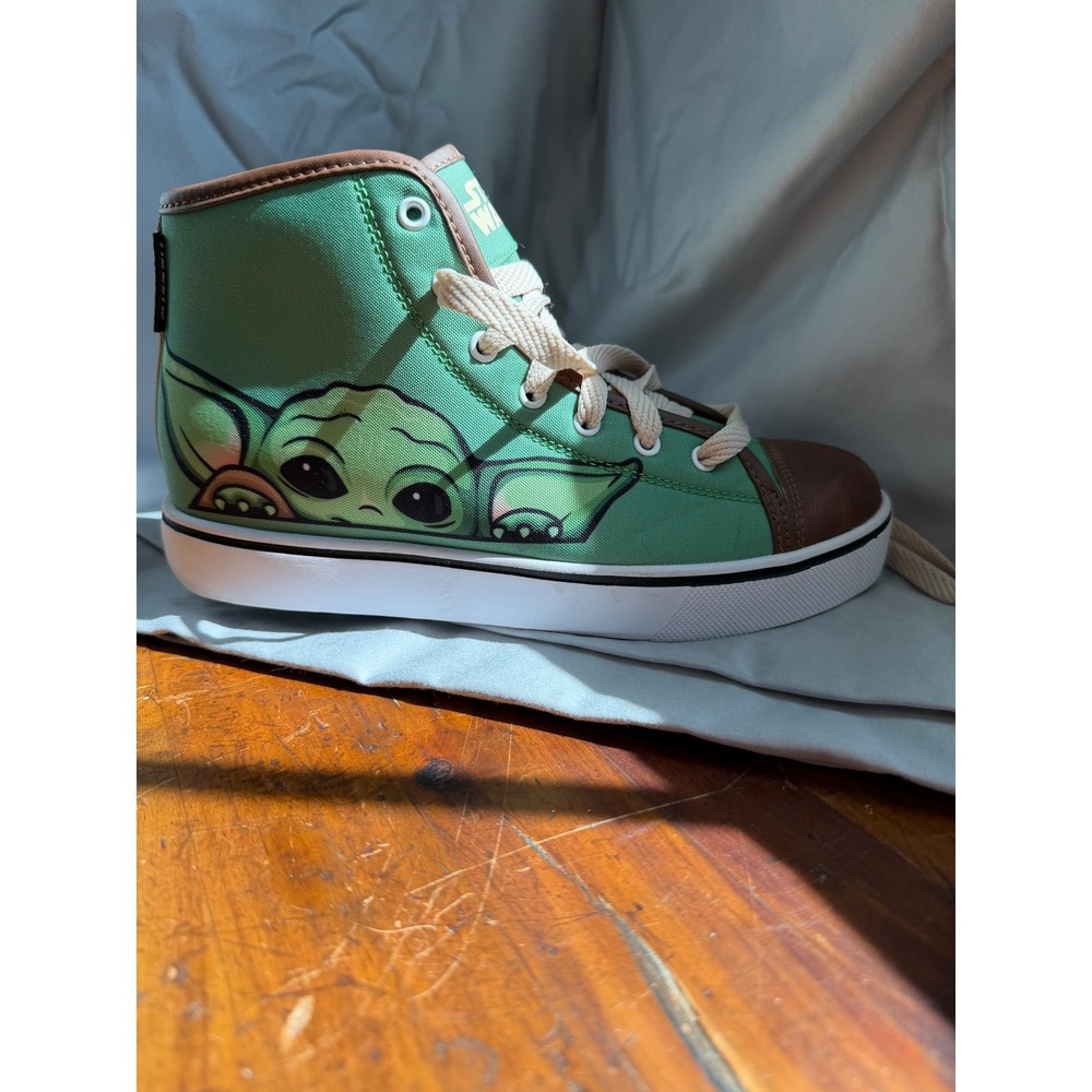 Heelys Hustle Star Wars Grogu Baby Yoda Shoe Youth 6 Mens 6 Womens 7.5 Brand New - Picture 6 of 11